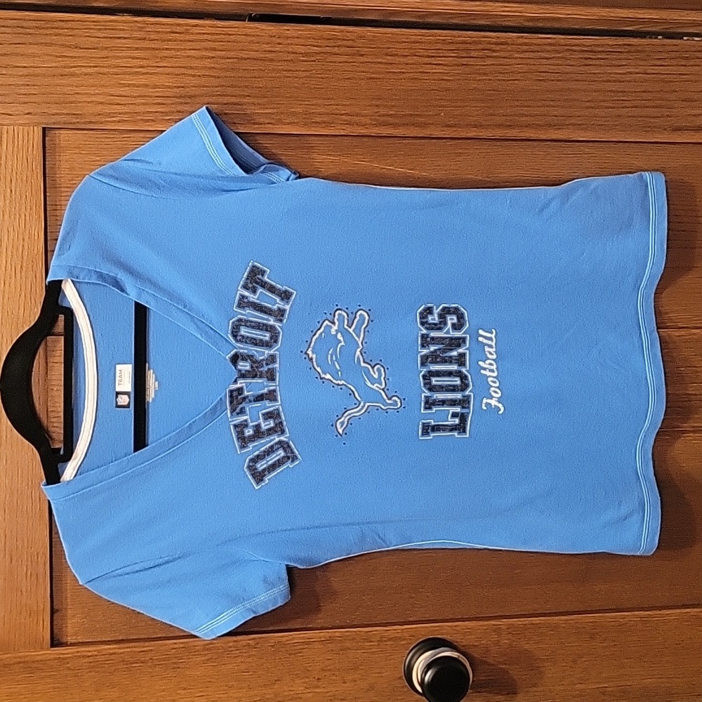 Detroit lions shirt